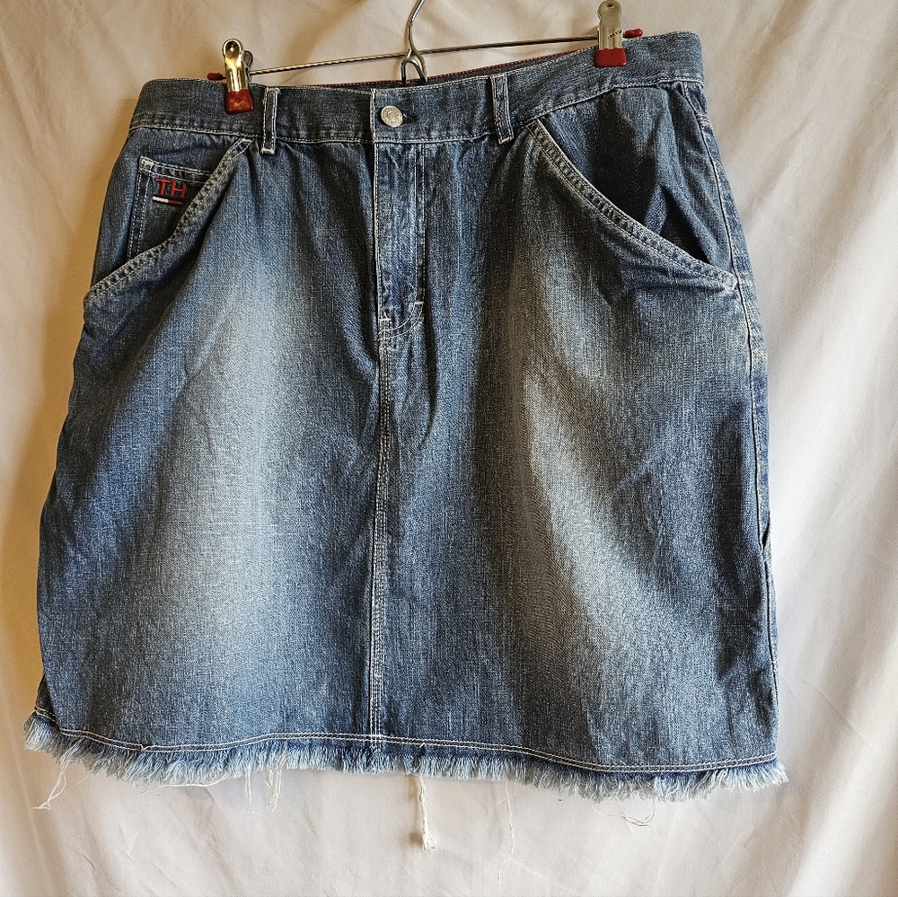 Tommy Hilfigure Denim Mini Skirt with Frayed Hem 16